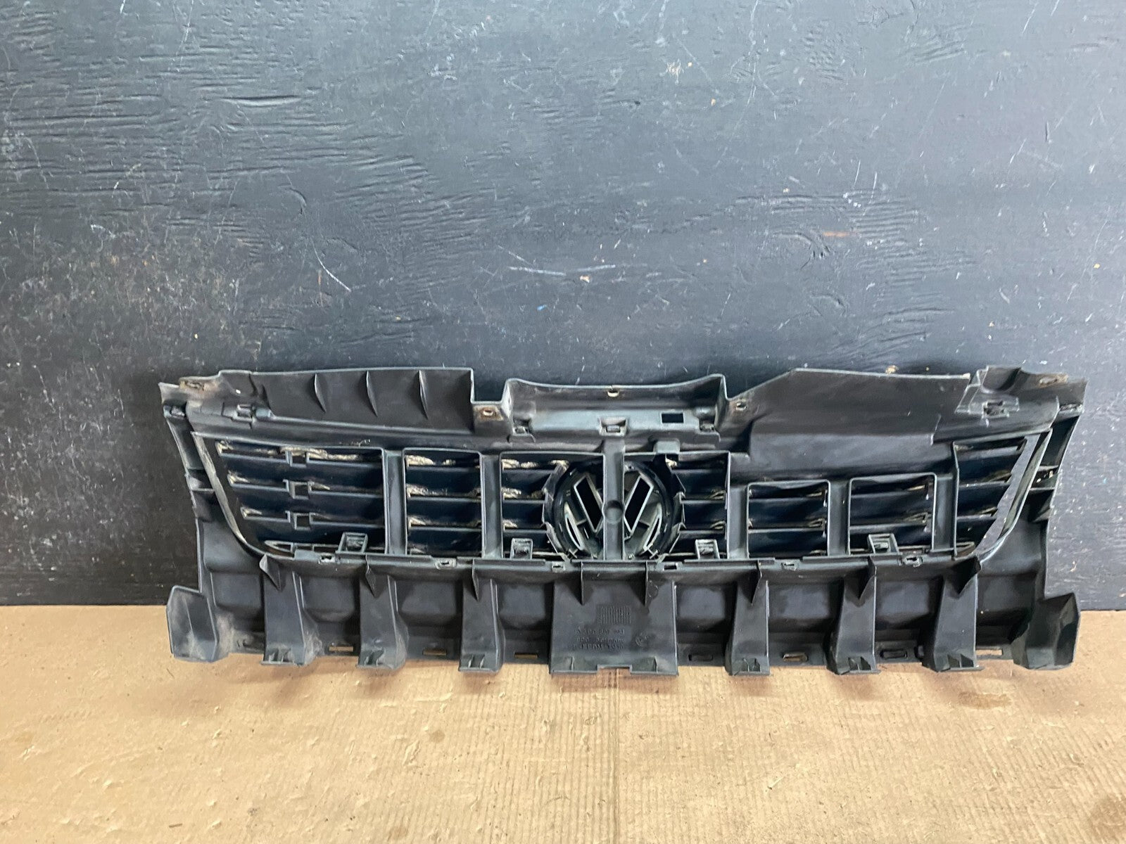 1996 to 2000 Volkswagen Passat Front Grill Grille N5563 PS10