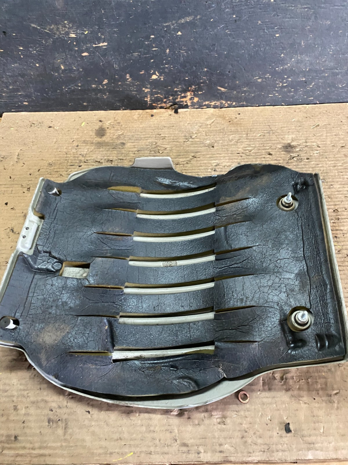 1999 to 2003 Oldsmobile Intrigue 3.5L V6 Engine Cover s5936 DG6