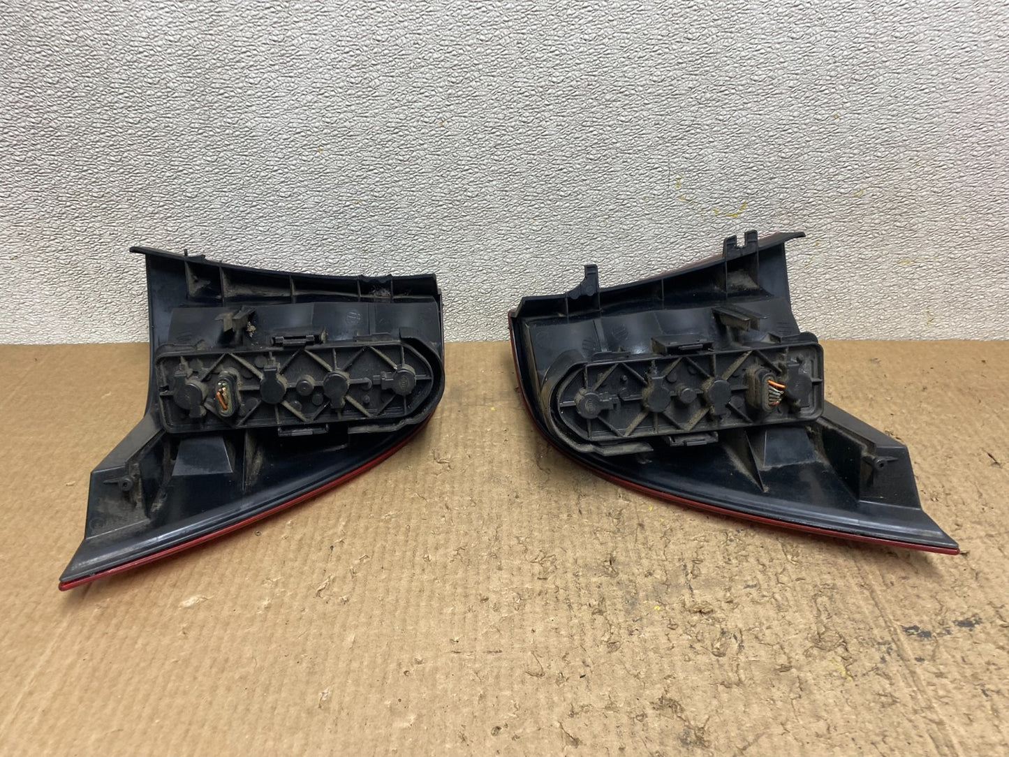 1998 1999 2000 2001 Mercedes ML320 ML-Class Left+Right Tail Lights W8025 DW7