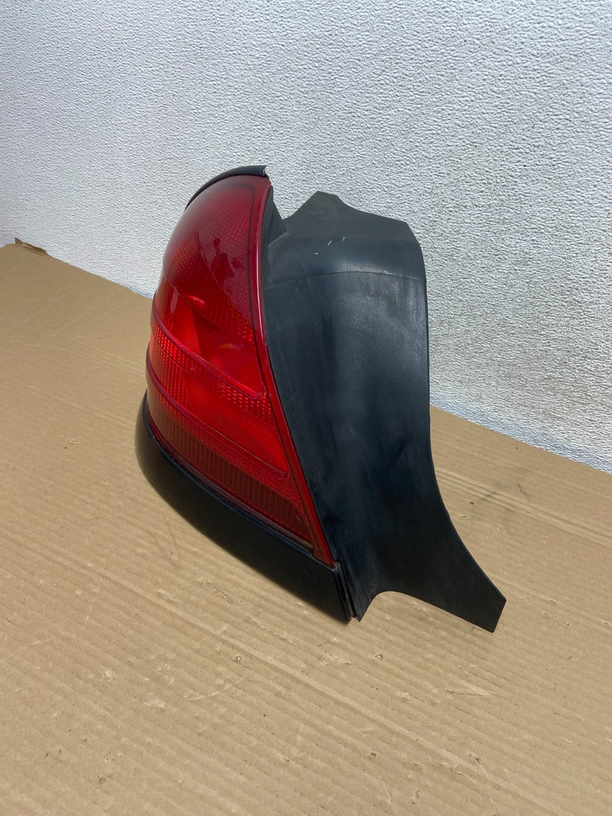 2003 - 2011 Ford Crown Victoria Left Driver Lh Side Tail Light AG8891 DW1