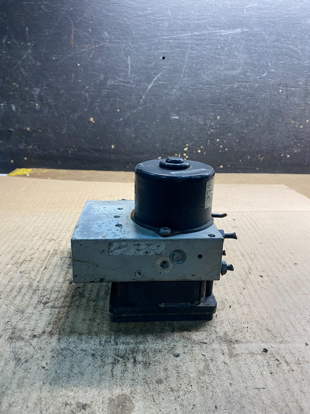 2006 - 2007 Mercedes C280  ABS Anti Lock Brake Pump Module a2035454732 z4653 DG1