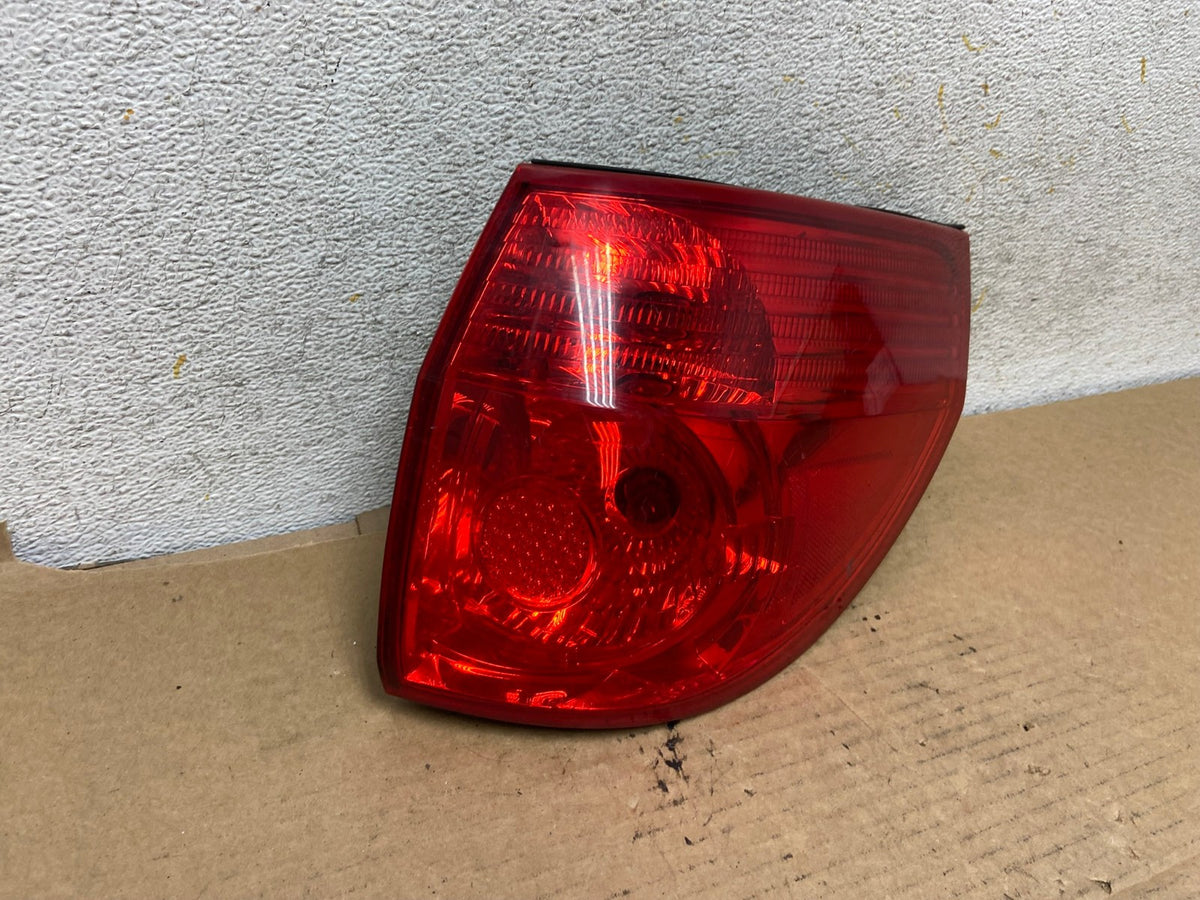 2006 - 2010 Toyota Sienna Right Passenger Side Tail Light AH7852 LK1