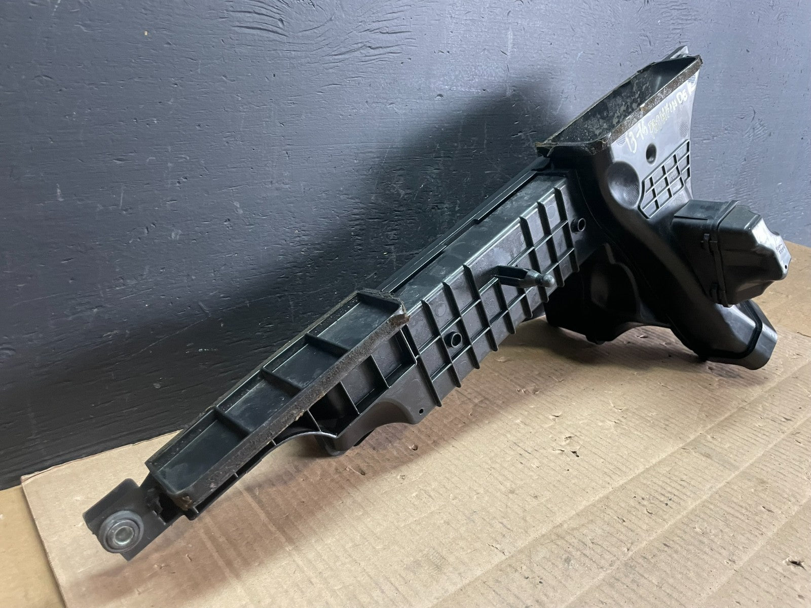 2013 to 2016 Nissan Pathfinder Upper Air Intake Duct OEM ab7815 DG6