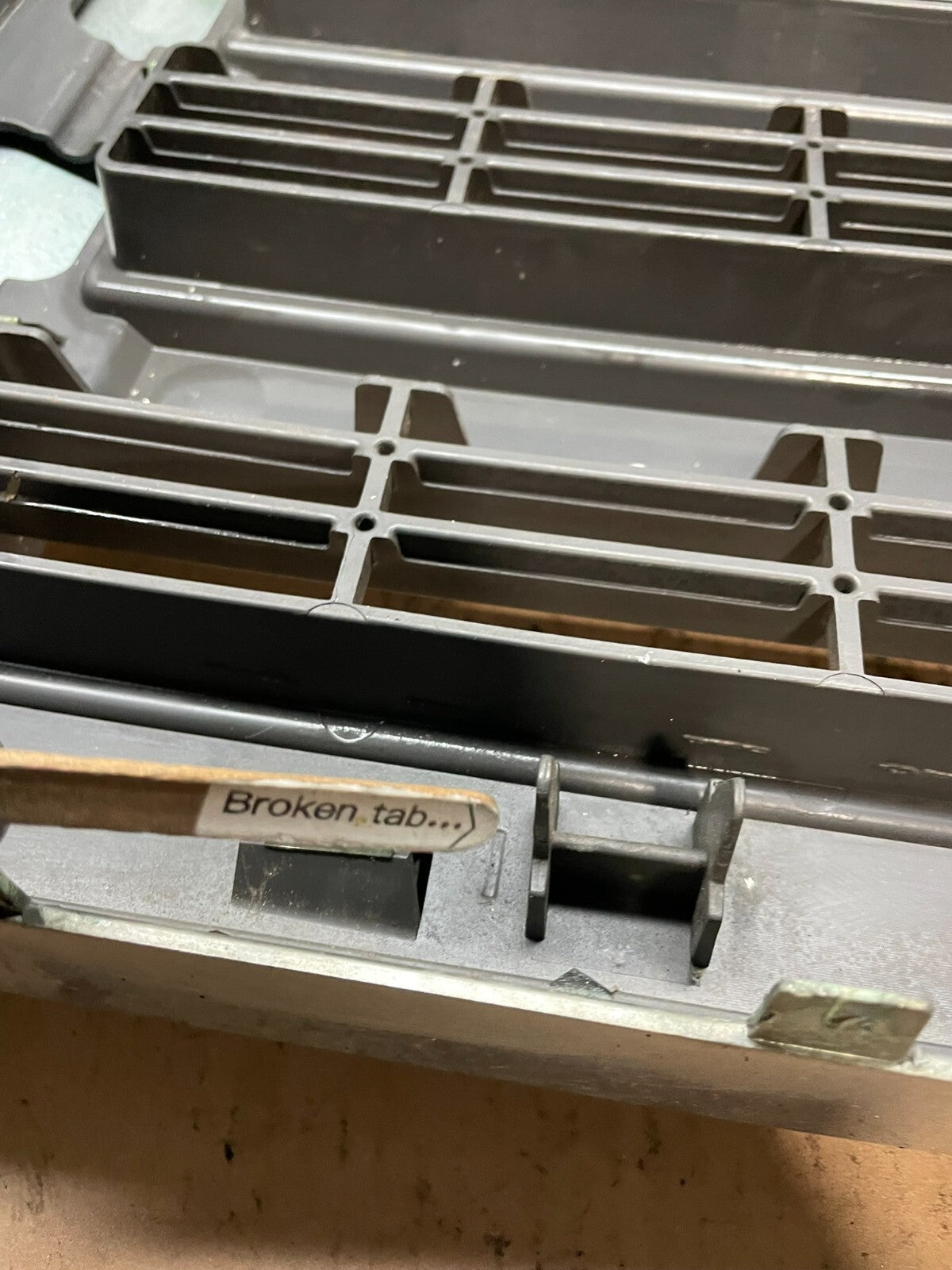 2008 to 2014 Ford Econoline E150 E250 Front Upper Chrome Grill Grille Oem J36528