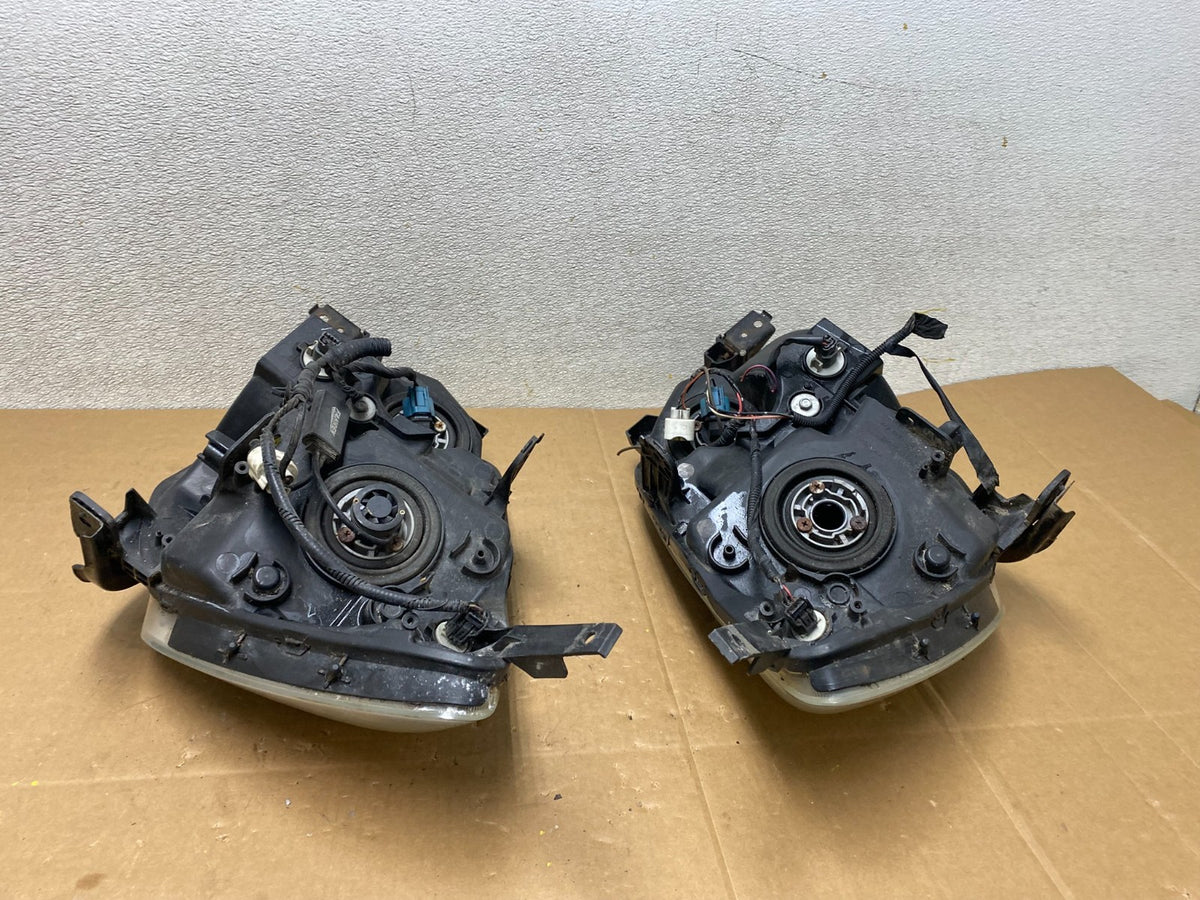 2005 2006 2007 Honda Odyssey Left+Right Set Halogen Headlights V4881 DW12