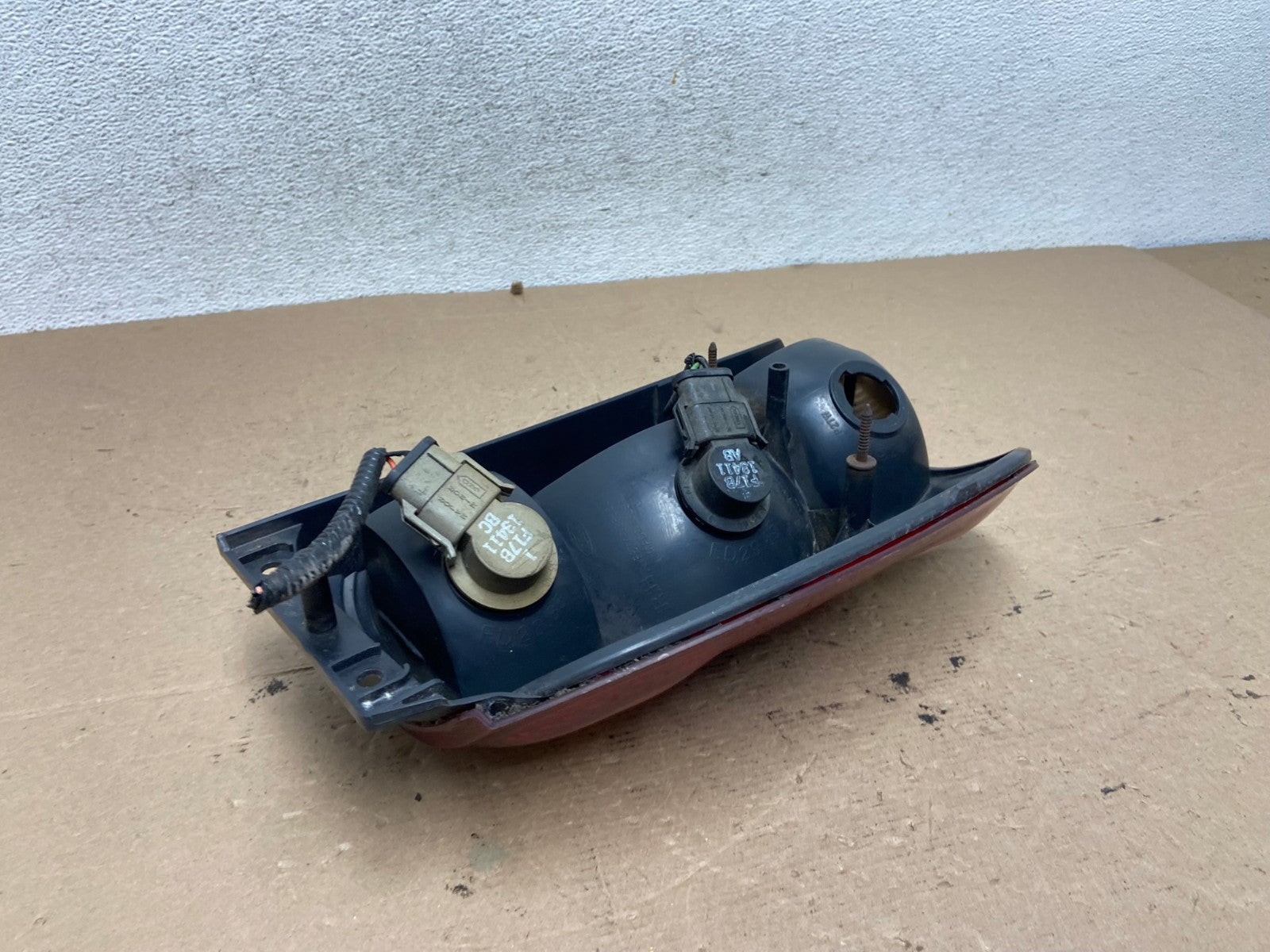 1998 to 2001 Ford Explorer Right Passenger Side Tail light AF4737 LK5