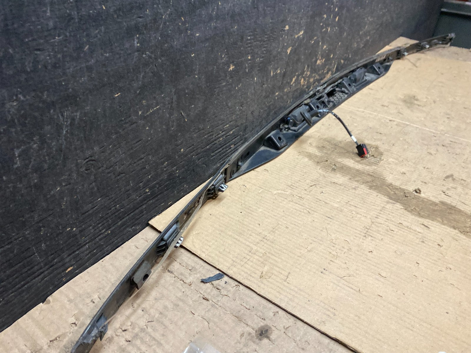 2011-2014 Ford Explorer Rear Tailgate Gate Trim Molding With Camera OEM x3532 DG11