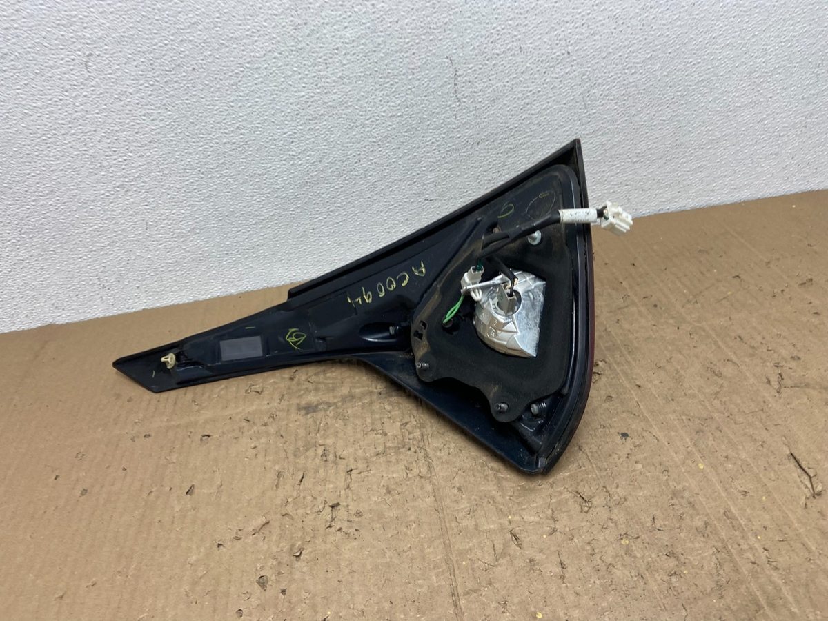 2015 to 2018 Nissan Murano Right Passenger Side Tail Light Inner AC0094 DW4