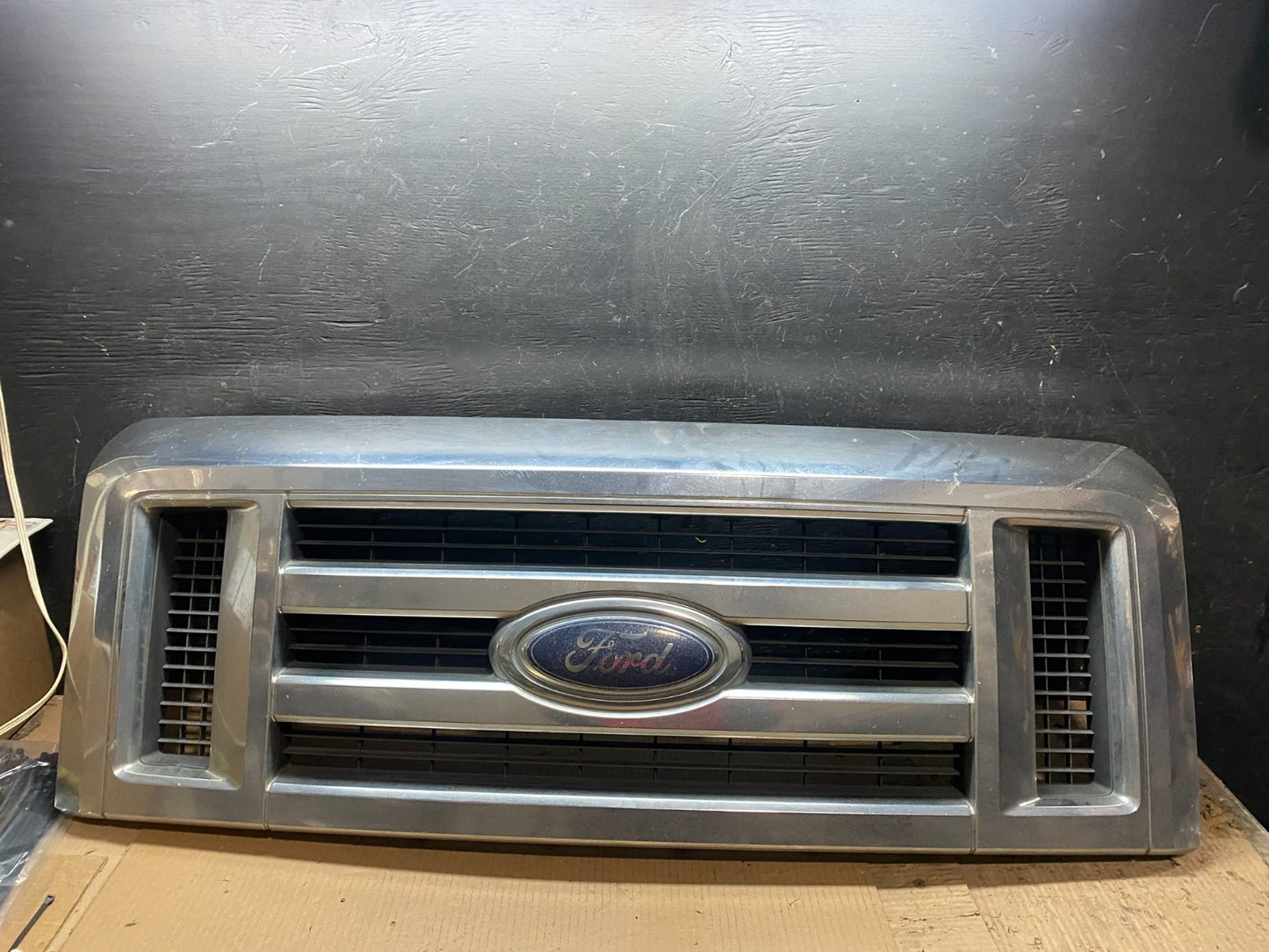 2008 to 2014 Ford Econoline E150 E250 Front Upper Chrome Grill Grille w5724 DG0