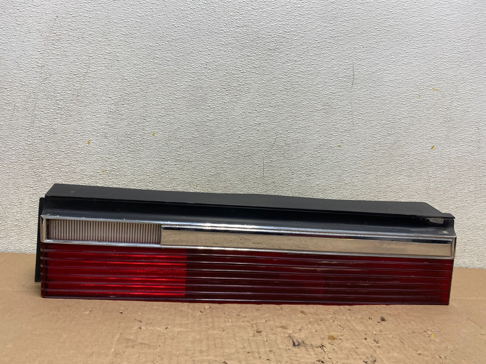 1982 to 1983 Chrysler LeBaron Right Passenger RH Tail Light i4508 DG1 Oem0