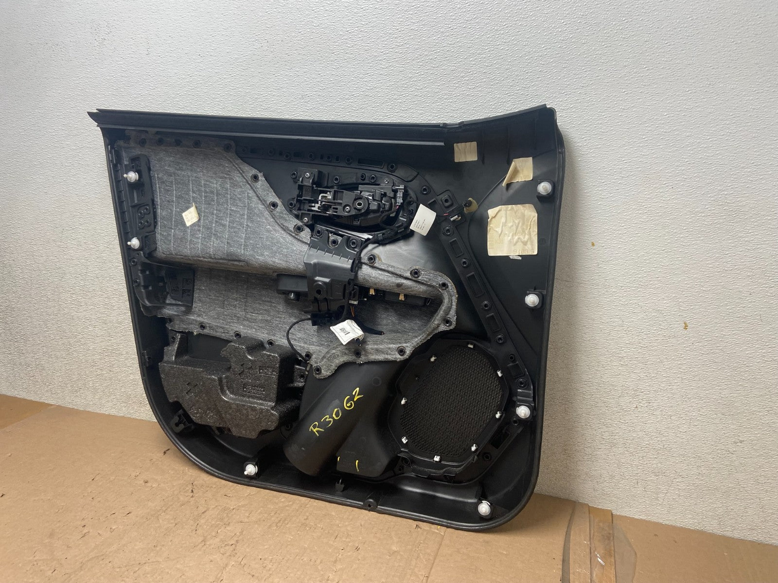 2016 to 2018 Jeep Renegade Front Right Passenger Side Panel Door R3062 DG7