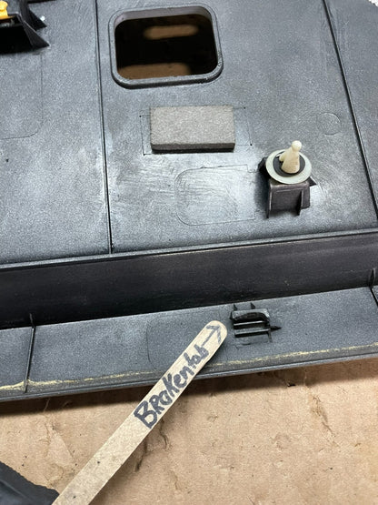 2007 to 2009 Kia Amanti Rear Panel Hatch Gate License Plate Oem Z5572 DG8