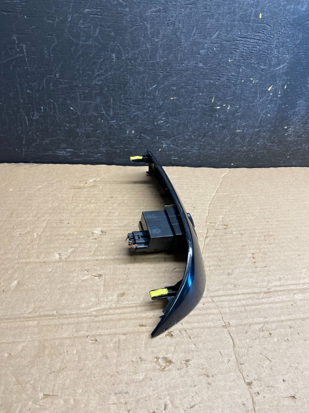 2004 to 2010 Toyota Sienna Right Side Radio Switches Bezel Trim af2006 DG2