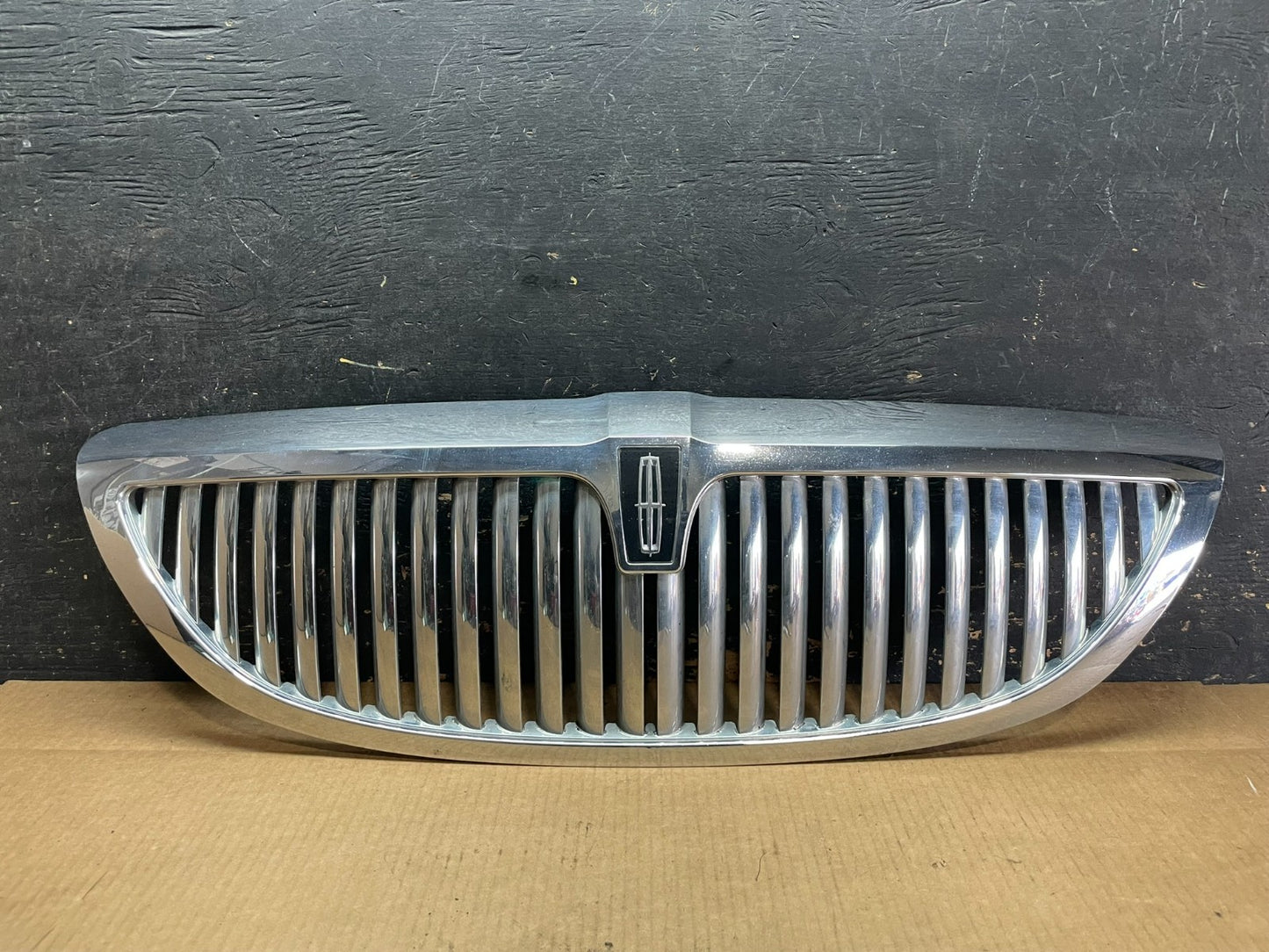 2003 to 2011 Lincoln Town Car Front Upper Grille Grill Chrome W/Emblem AA9117 DG0