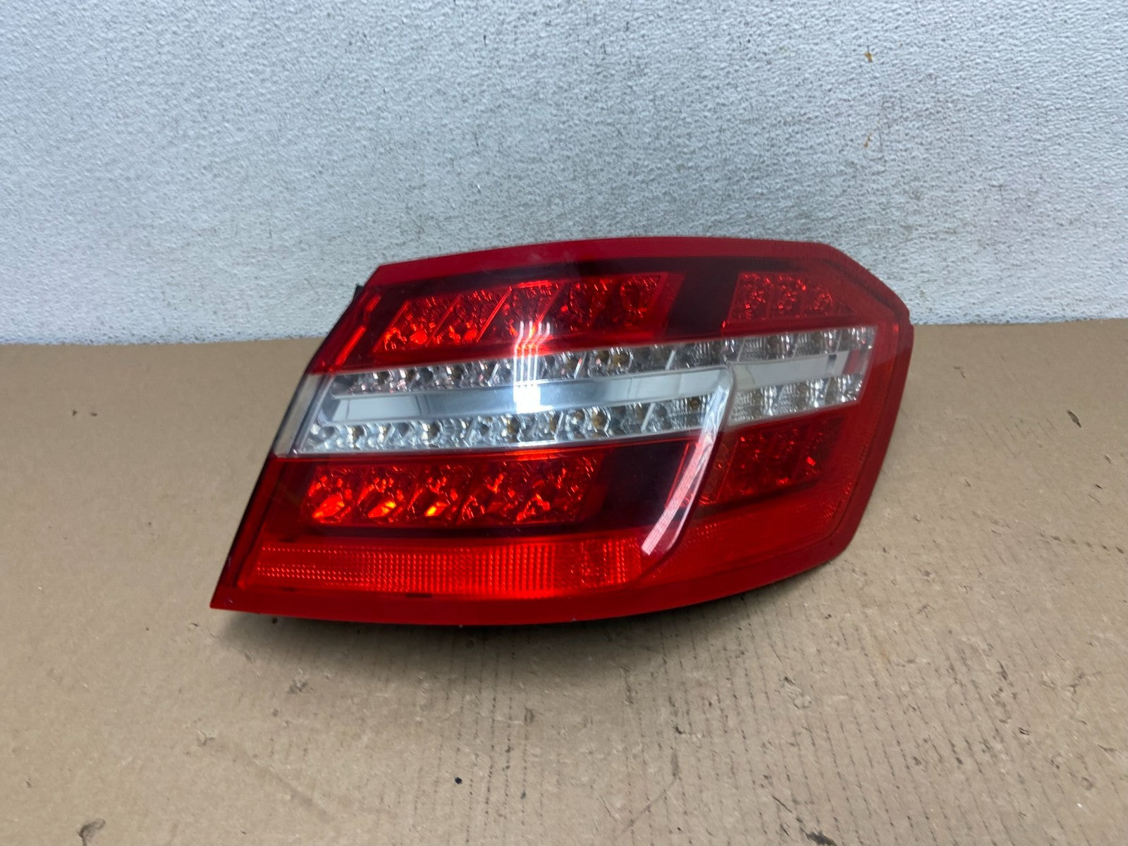 2010 to 2013 Mercedes E-Class Sedan Right Passenger Tail Light af3183 DG0