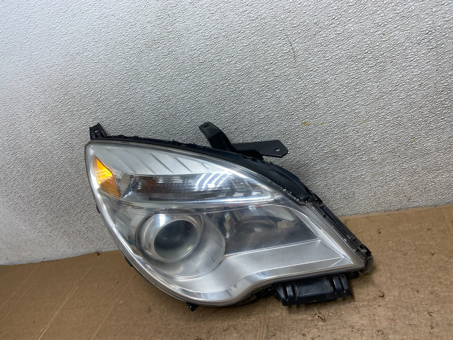 2010-2015 Chevrolet Equinox Right Passenger Halogen Projector Headlight AA50791