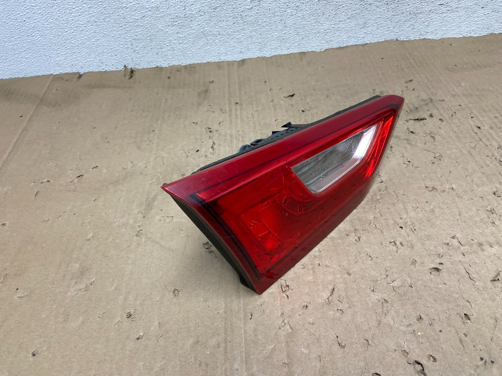 2016 - 2019 Chevrolet Malibu Left Driver LH Inner Tail Light AE9379 DG2