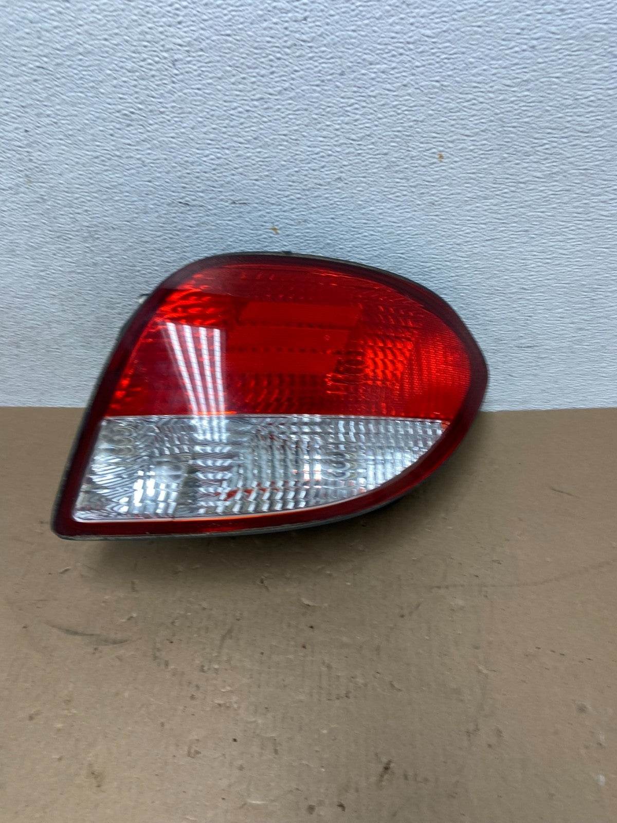 2000 2001 Hyundai Tiburon Right Passenger RH Side Tail Light AD6540 DG0