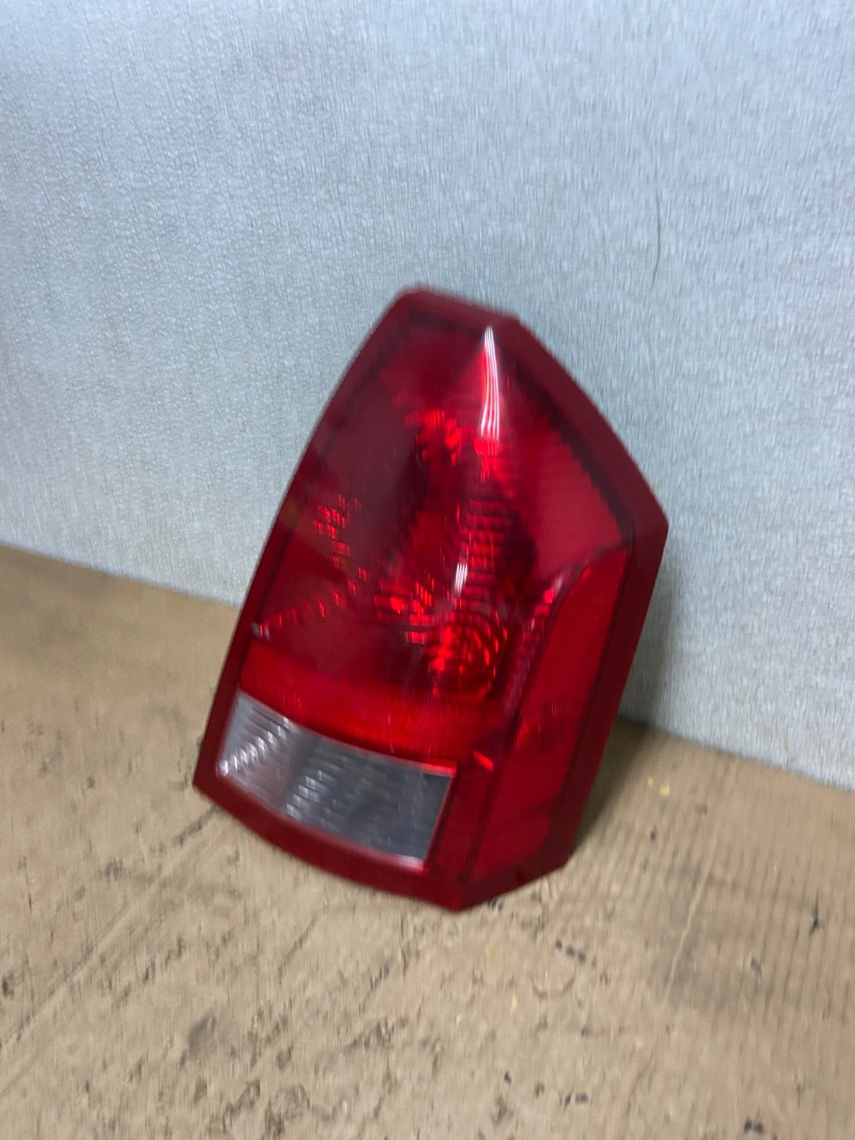2005 2006 2007 Chrysler 300 Right Passenger Rh Side Tail Light Oem AA8476 LK1