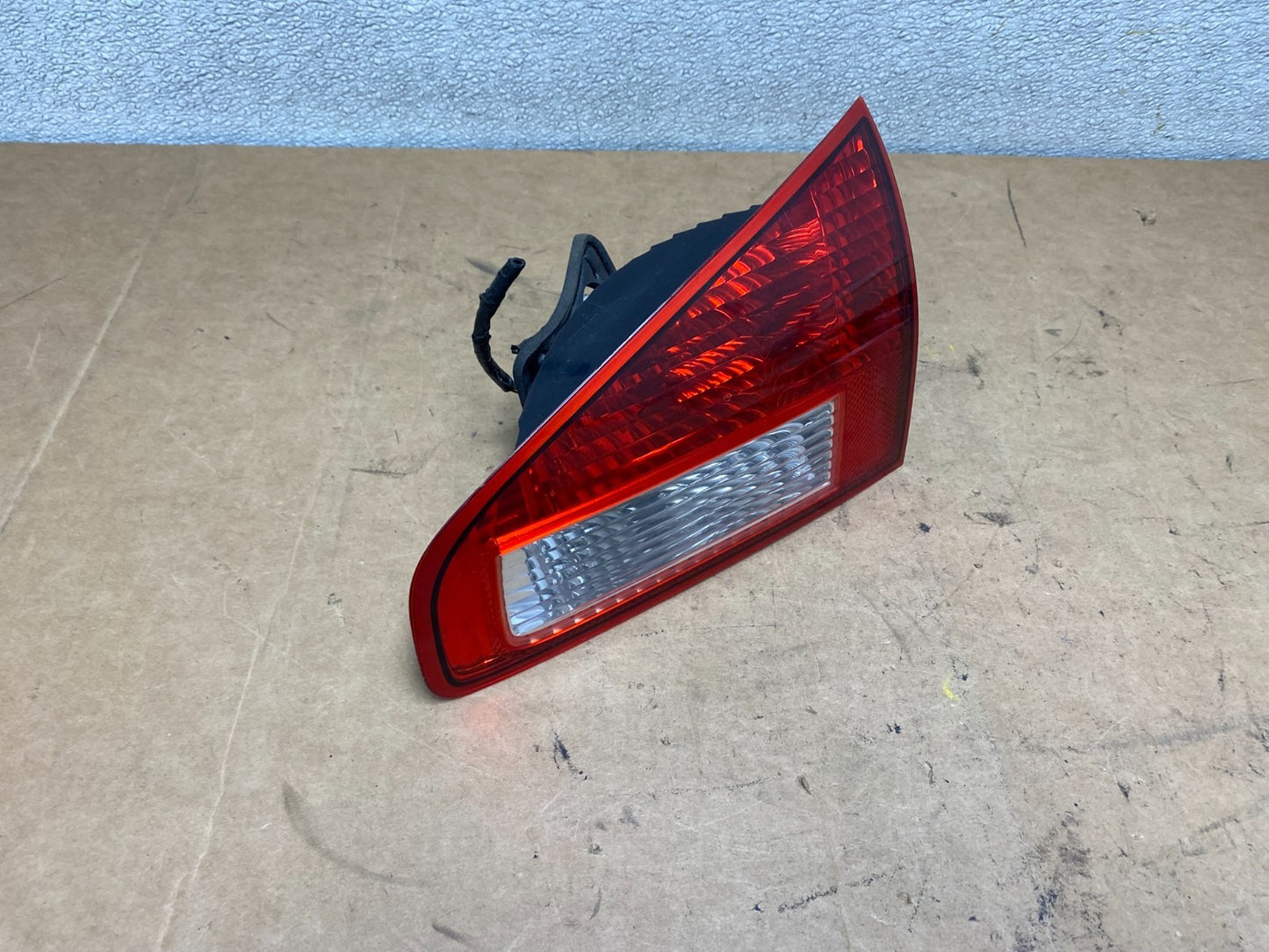 2008 to 2014 Subaru Tribeca Right Passenger RH Tail Light Inner X4756 DW2