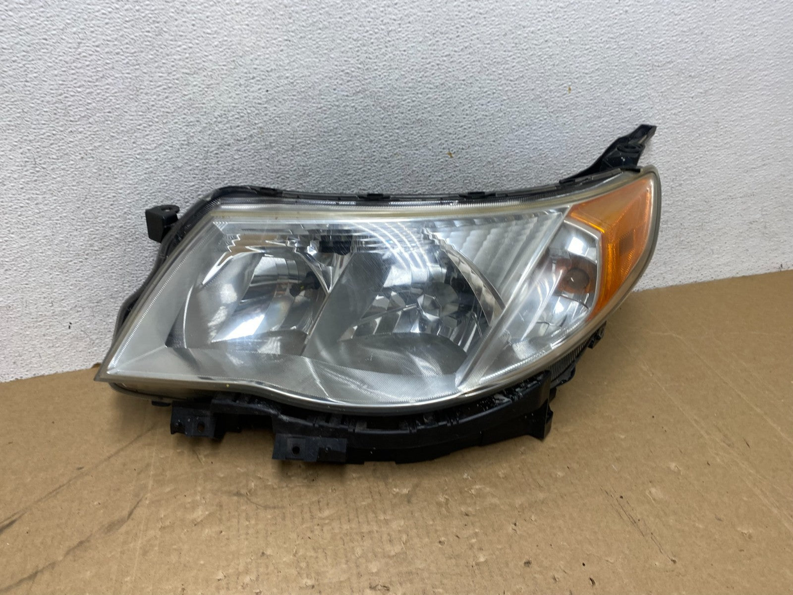 2009-2013 Subaru Forester Left Driver LH Halogen Headlight AG0485 DW0