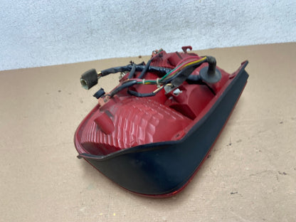 2003 2004 2005 Kia Sedona Left Driver LH Side Tail Light AF4537 LK5