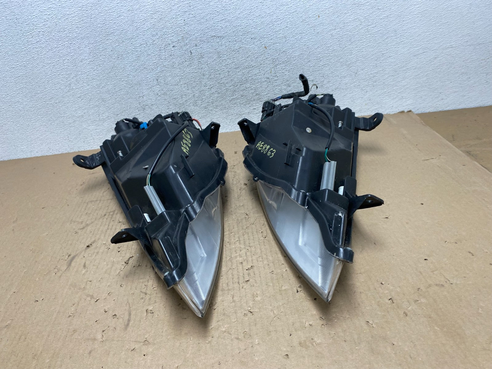 2003 to 2007 Nissan Murano Headlights Halogen Left+Right AE8863 DW9