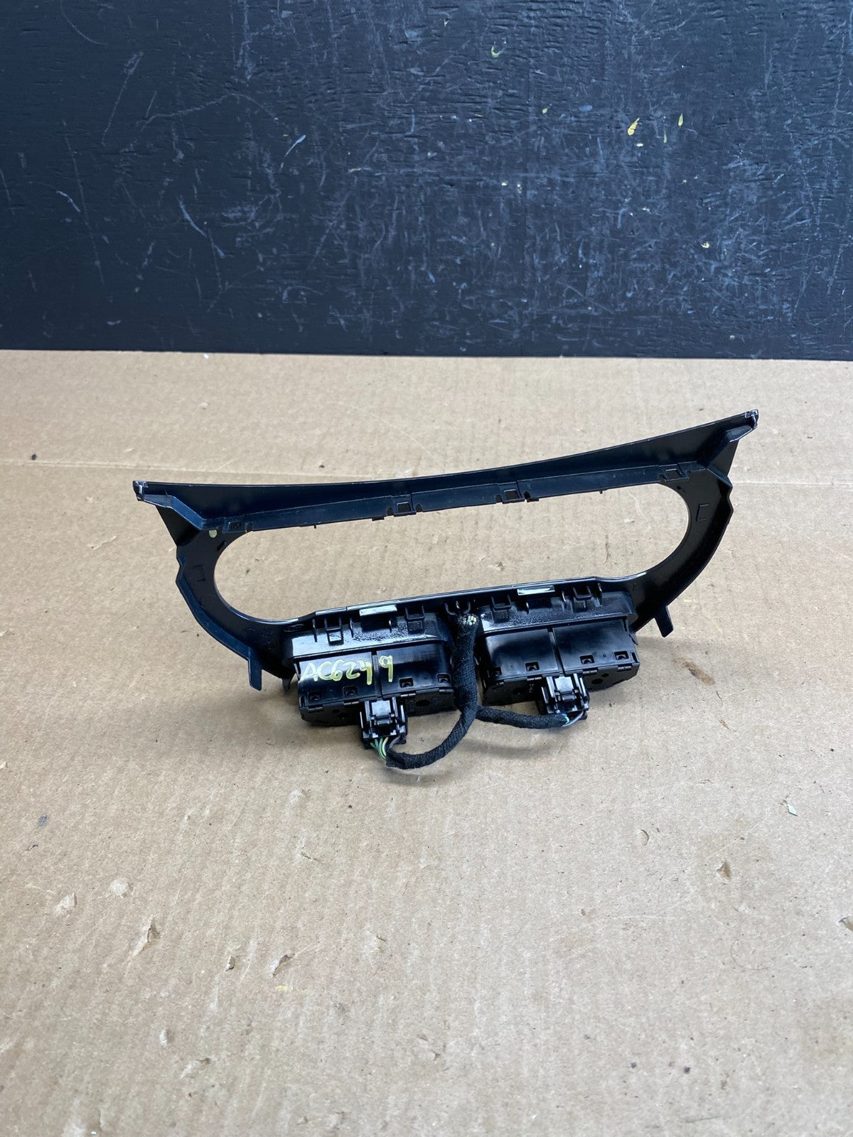 2013 to 2016 Ford Escape Climate Control Trim Panel W/ Switches ac6249 DG3