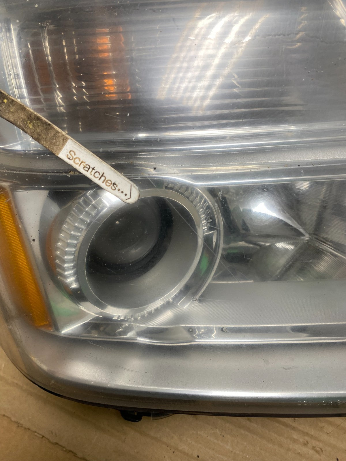 2010 to 2015 GMC Terrain Halogen Left+Right Side Headlights AG8271 DW3