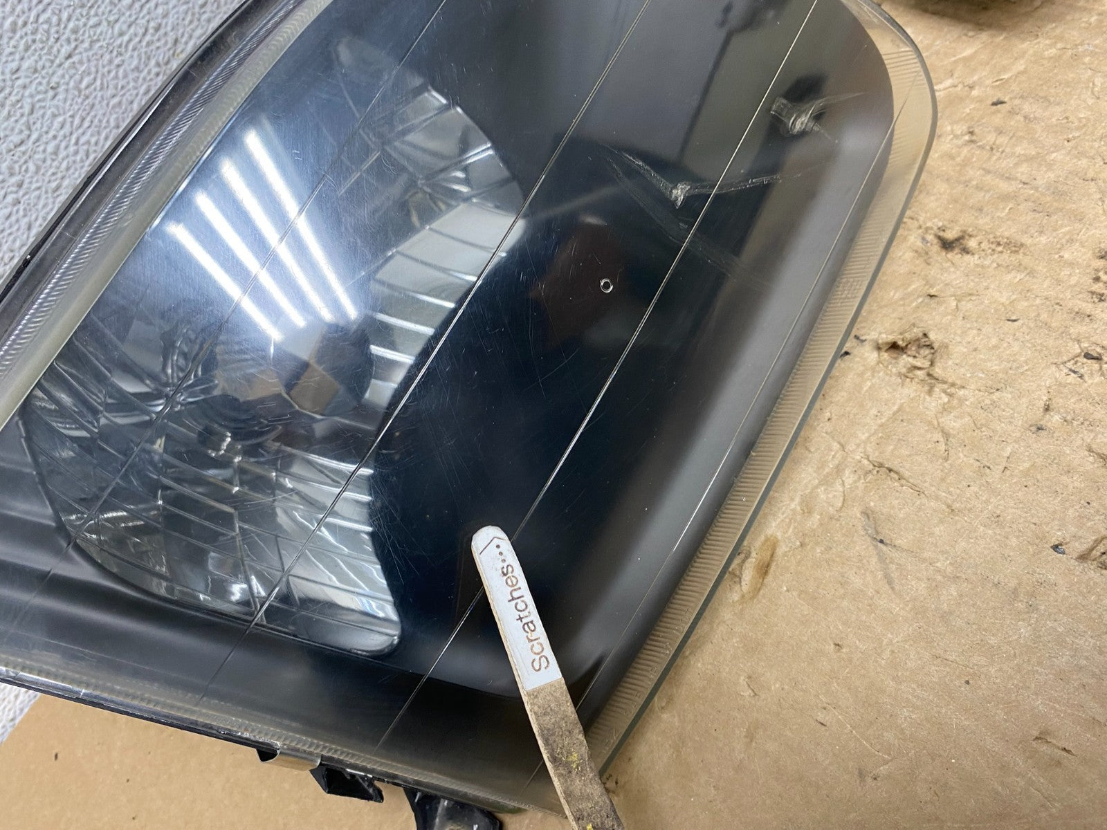 2000 - 2004 Toyota Tundra Left+Right Side Halogen Headlights AF8196 DW3