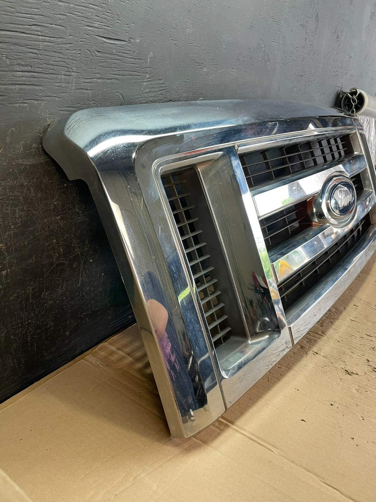 2008 to 2014 Ford Econoline E150 E250 Front Upper Chrome Grill Grille AD8297 DG2