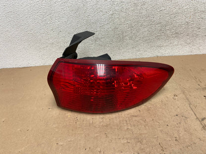 2006-2007 Subaru Tribeca B9 Right Passenger Rh Side Tail Light AG5696 LK0