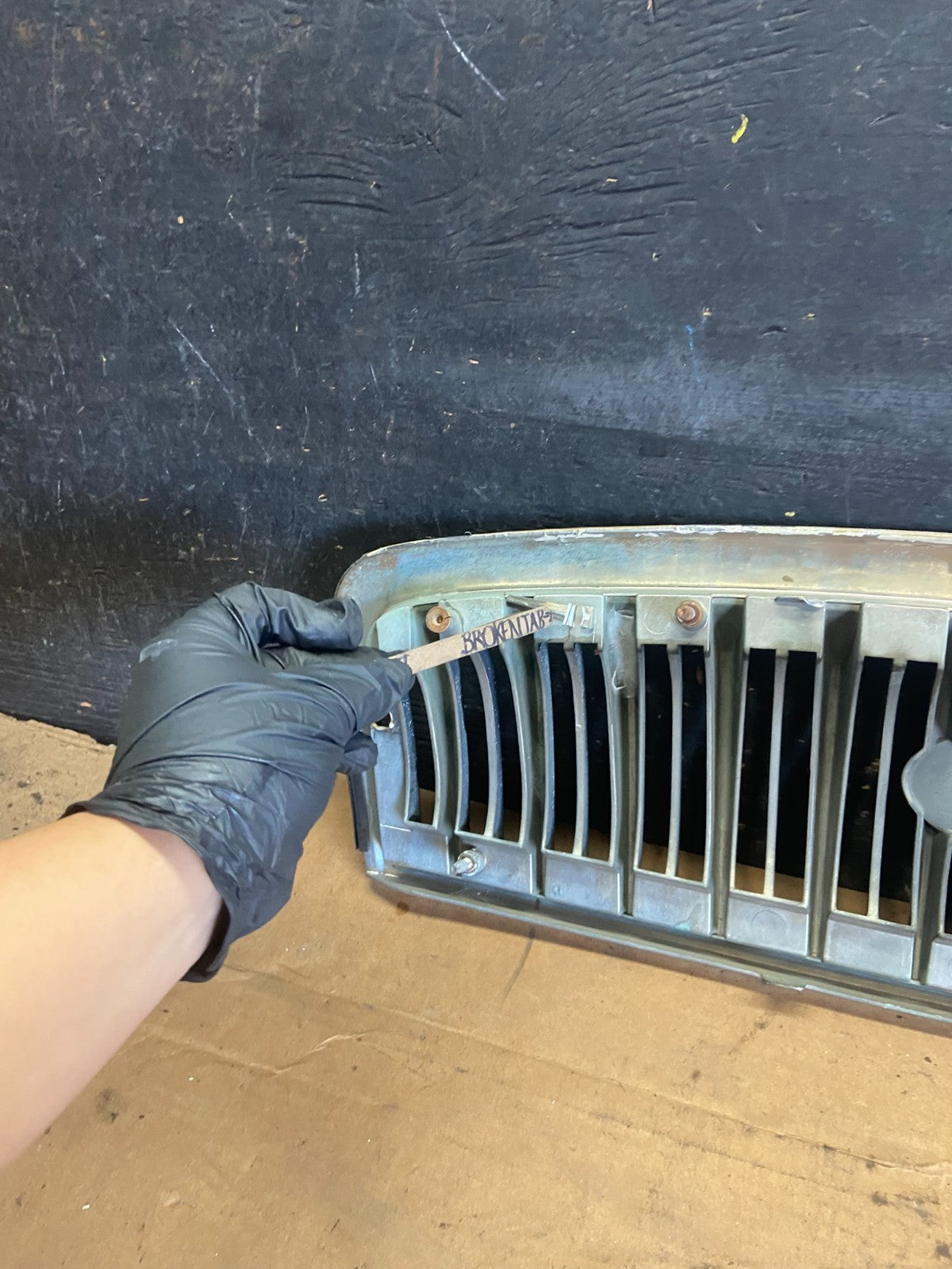 2001 to 2005 Hyundai Sonata Front Upper Grille Grill Bumper OEM Q9982 DG11