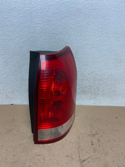 2004 to 2007 Saturn Vue Right Passenger Rh Side Tail Light AG5677 LK2