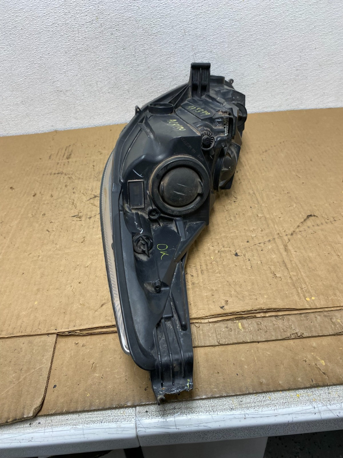 2014 to 2019 Ford Fiesta Right Passenger RH Halogen Headlight AC8139 DW8