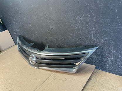 2007 2008 2009 Nissan Versa Sedan Front Upper Grill Grille AD8498 DG2