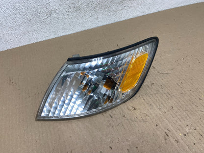 2000 to 2001 Lexus ES300 Left Driver LH Side Turn Signal AE9677 DW2