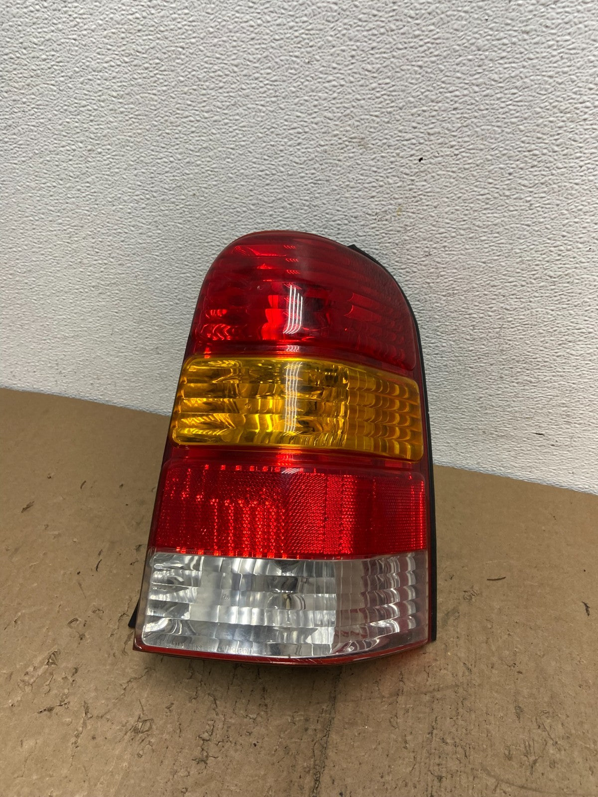 2001 to 2007 Ford Escape Right Passenger RH Side Tail Light AC7346 DW0