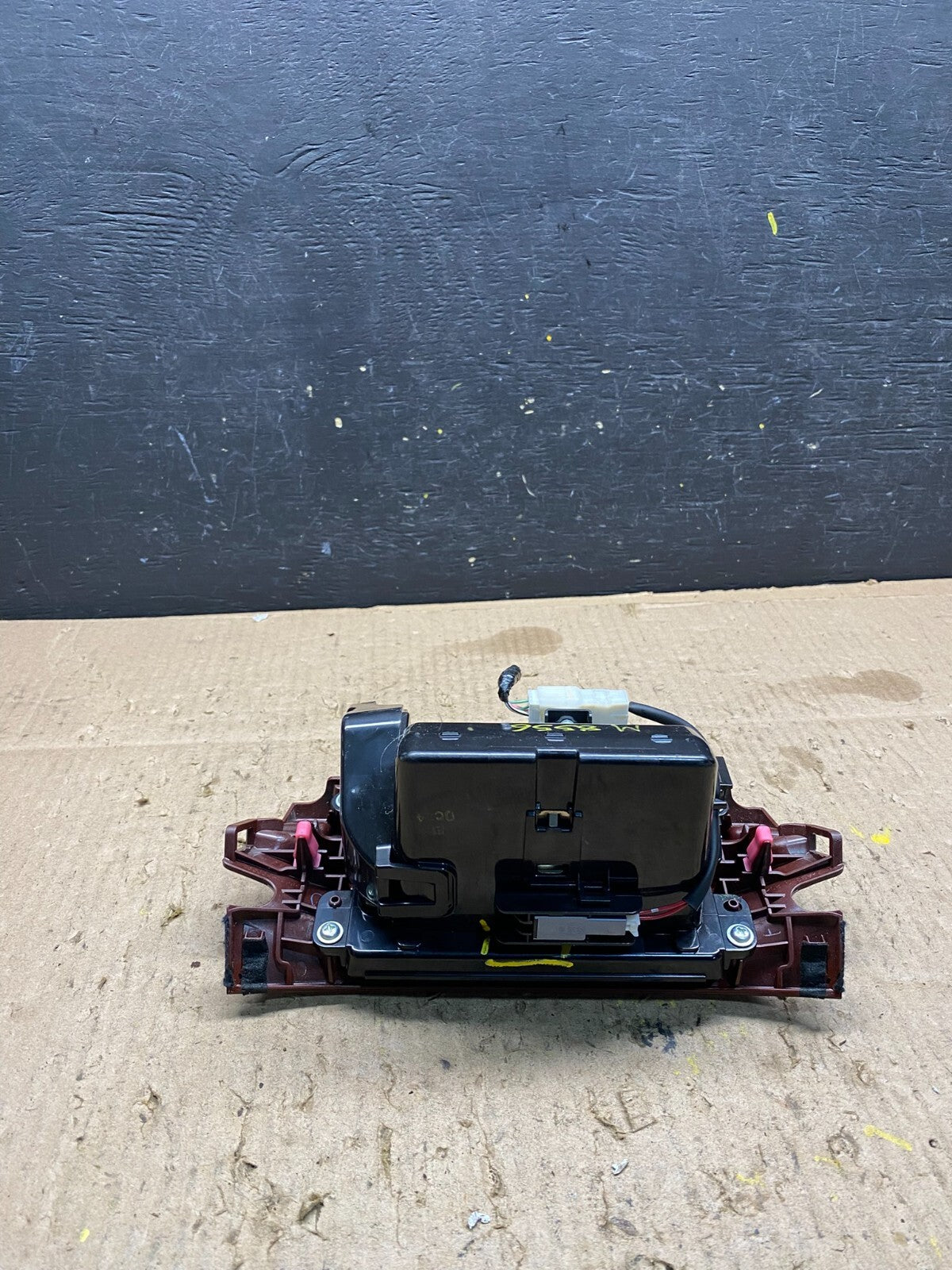 2007 - 2009 Lexus LS460Front Center Console Ash Tray With Lighter Bezel M8556 DG6