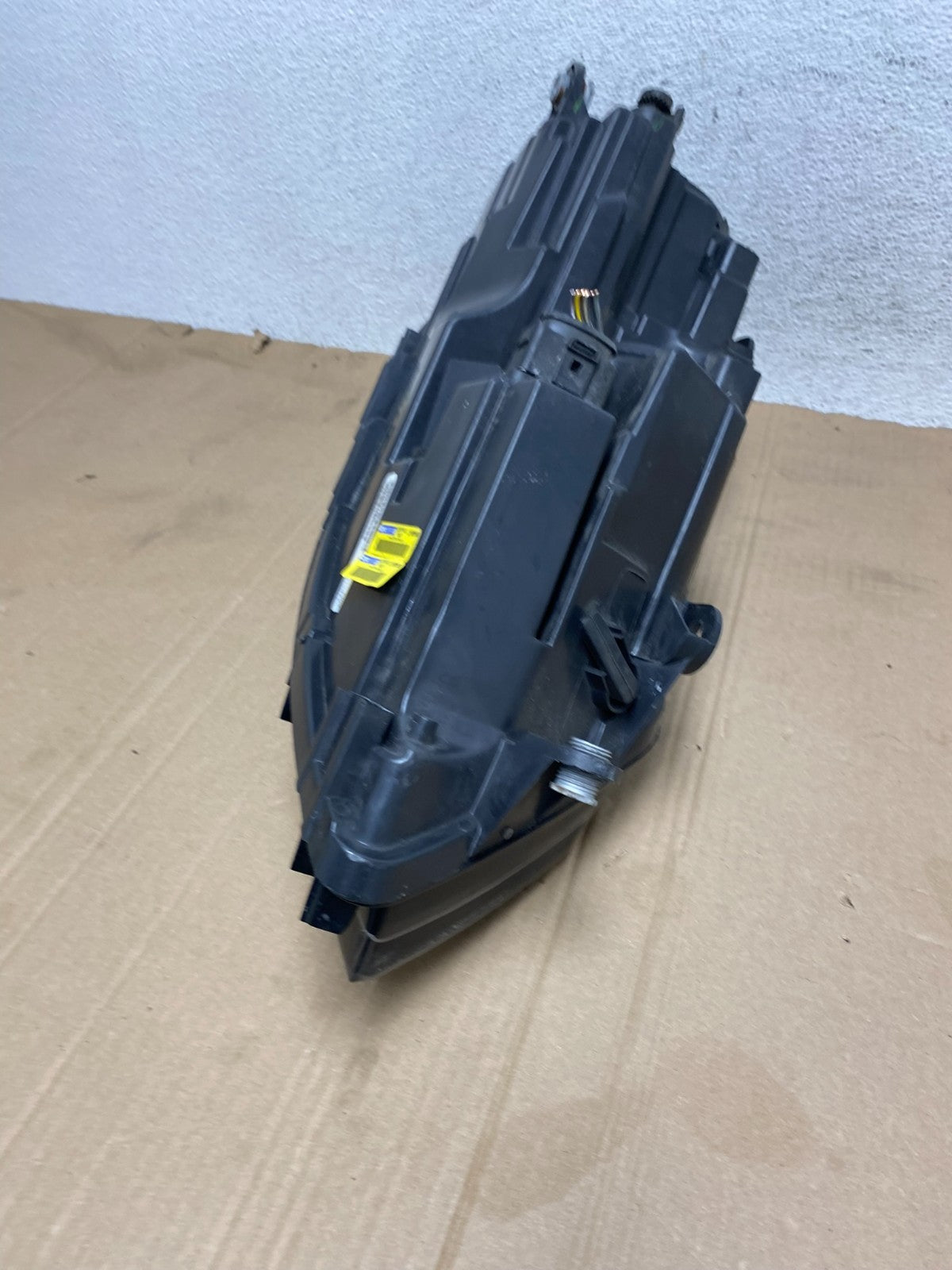 2011 to 2014 Volkswagen Jetta Left Driver LH Headlight Halogen AE9082 DW7