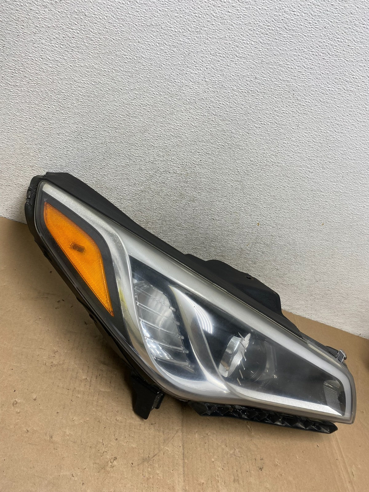 2015-2017 Hyundai Sonata Right Passenger RH Side Halogen Headlight AG4702 DW2