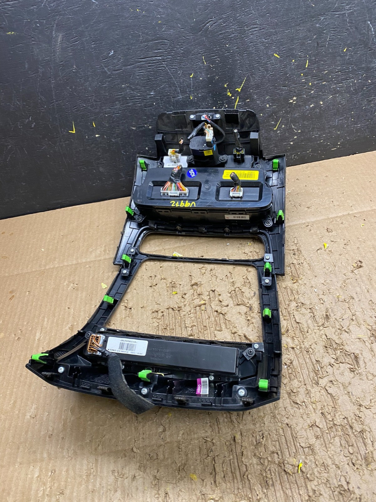 2014 2015 Kia Sorento Temp AC Climate Control Panel Trim 972501u585 V9972 DG3