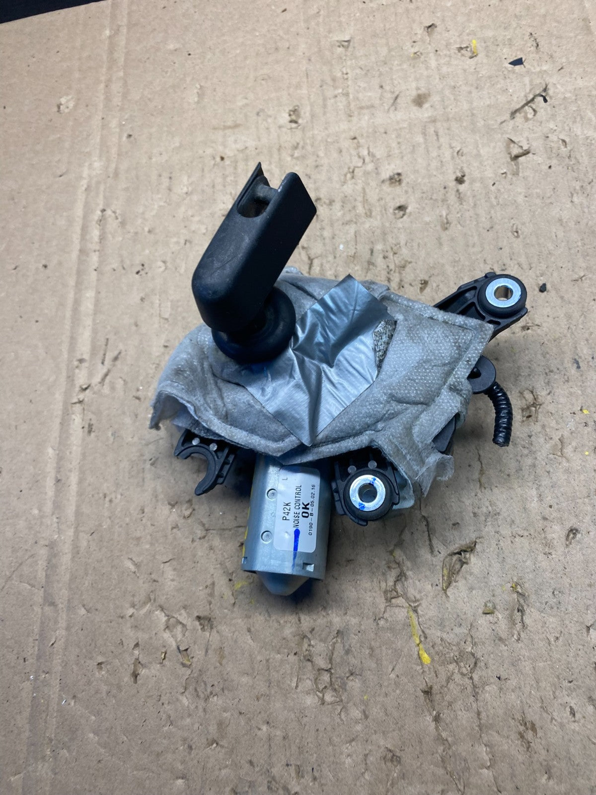2017-2020 Nissan Pathfinder Back Door Rear Wiper Motor Wiper Blade r9012 DG4
