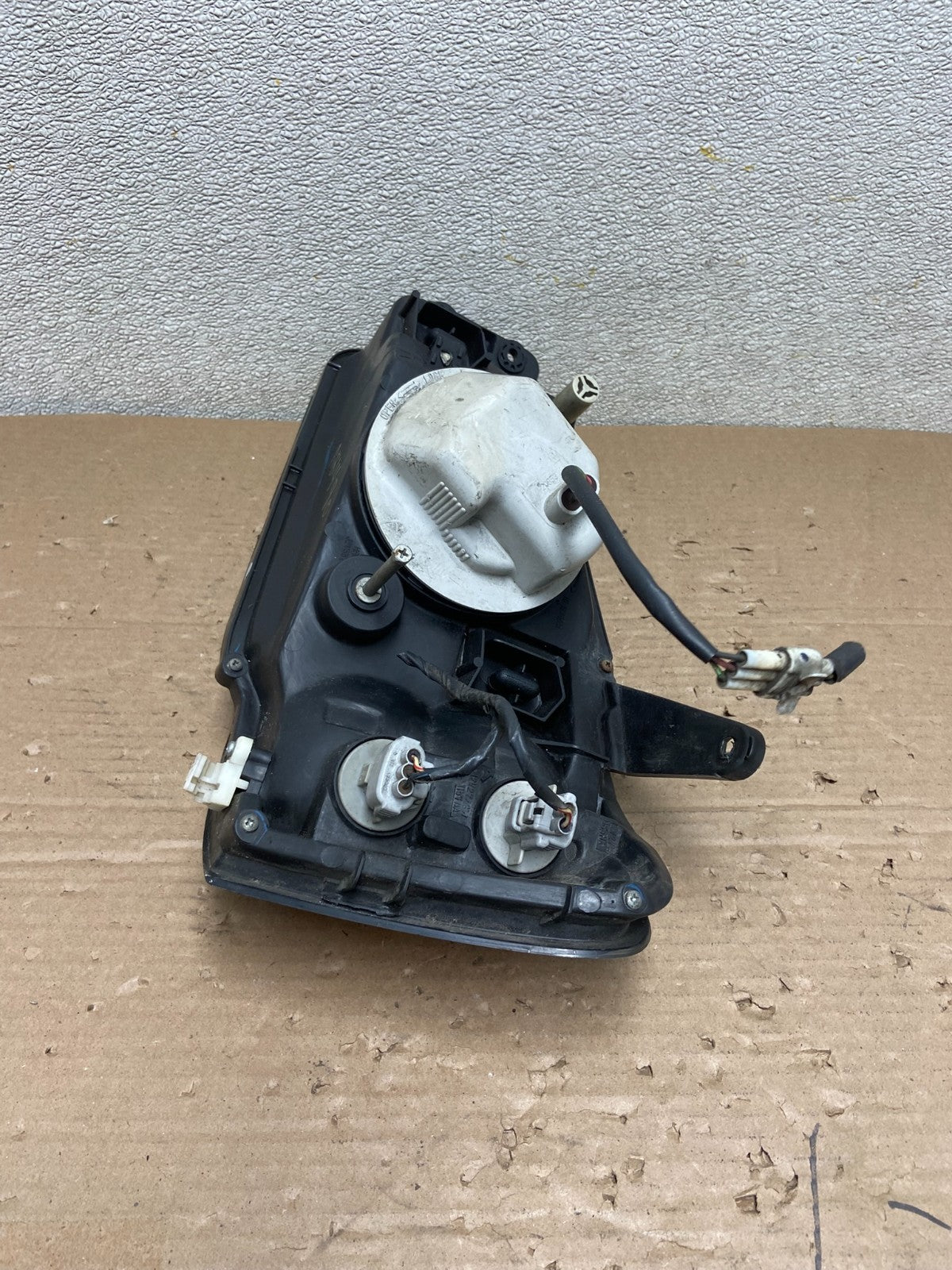 2001 to 2004 Subaru Legacy Outback Right Passenger Rh Headlight Oem AB1490 DW6