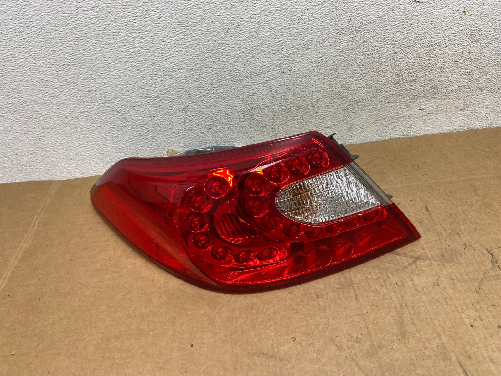 2011 2012 2013 Infiniti M37 M56 Left Driver LH Side Tail Light AD6109 LK0