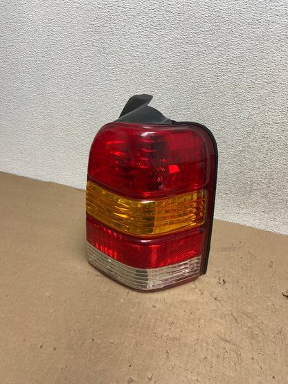 2001 to 2007 Ford Escape Right Passenger RH Side Tail Light AG5630 LK0