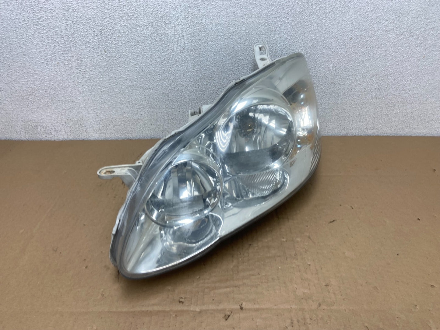 2005 to 2008 Toyota Corolla Left Driver LH side Headlight Oem AB6171 DW2