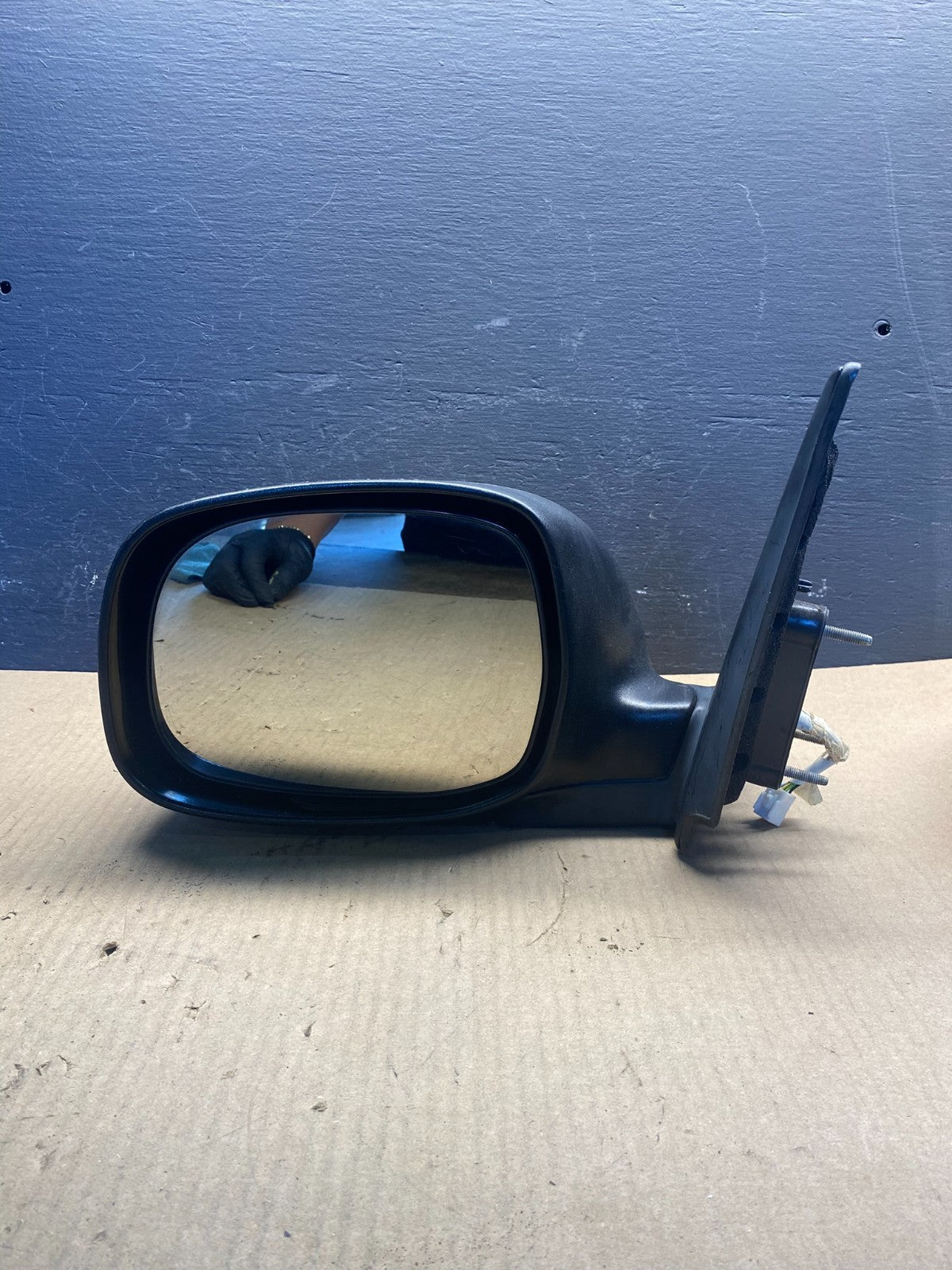 2001 to 2006 Toyota Sequoia Left Driver View Door Mirror ac8904 DG8