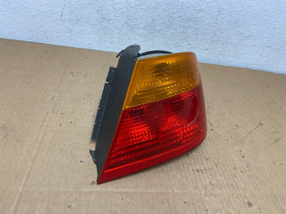 1999-2001 Bmw E46 325i 328i 330i Coupe Right Passenger Tail Light AD0979 DW2