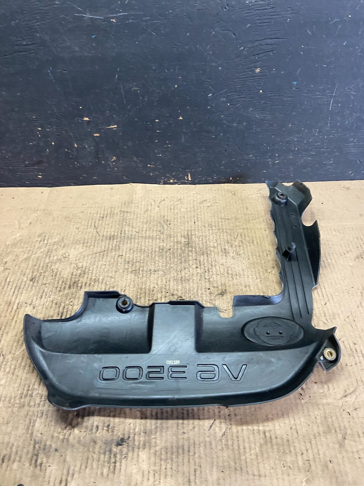 2001 to 2004 Nissan Pathfinder Engine Cover Ornament O0895 DG4